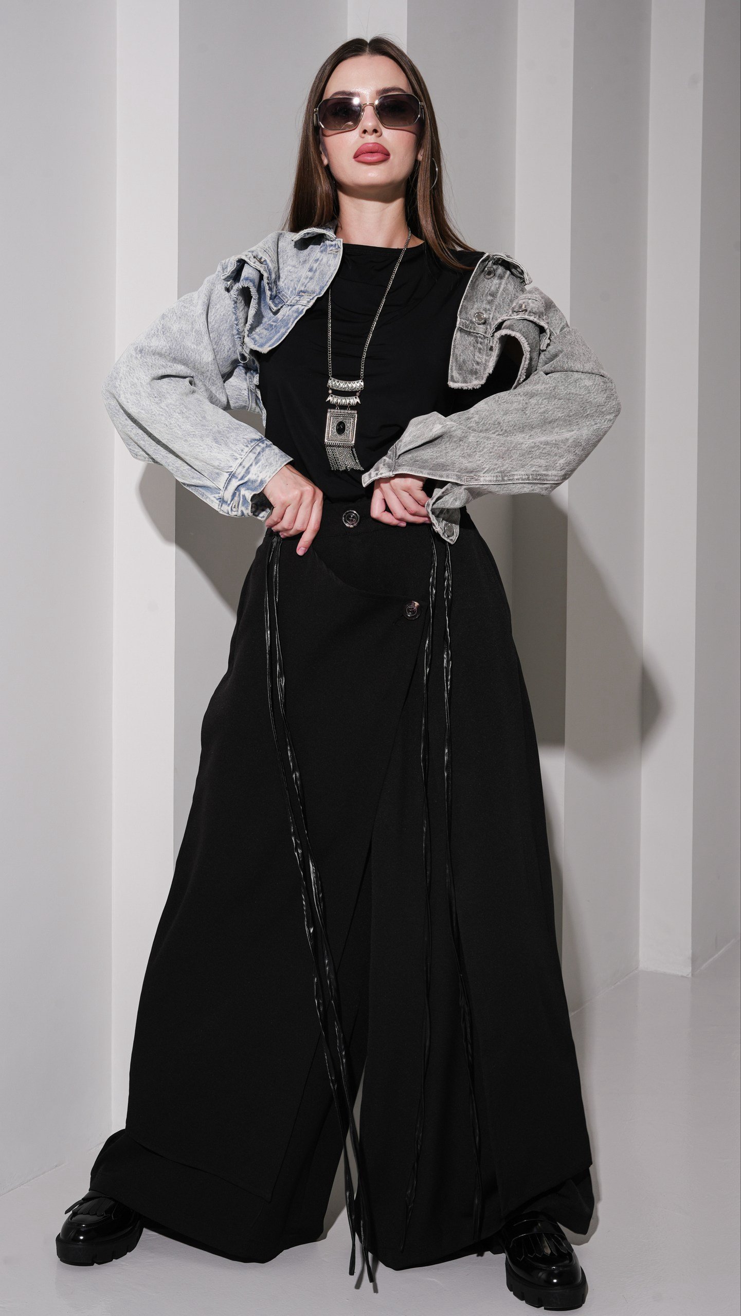 Overlapping samurai pants